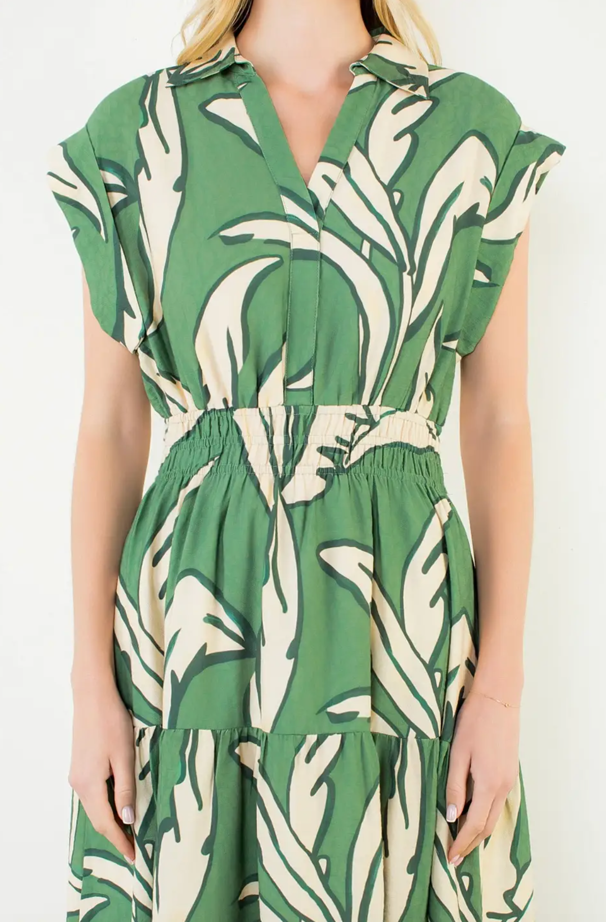 V-NECK COLLARED PATTERN DRESS