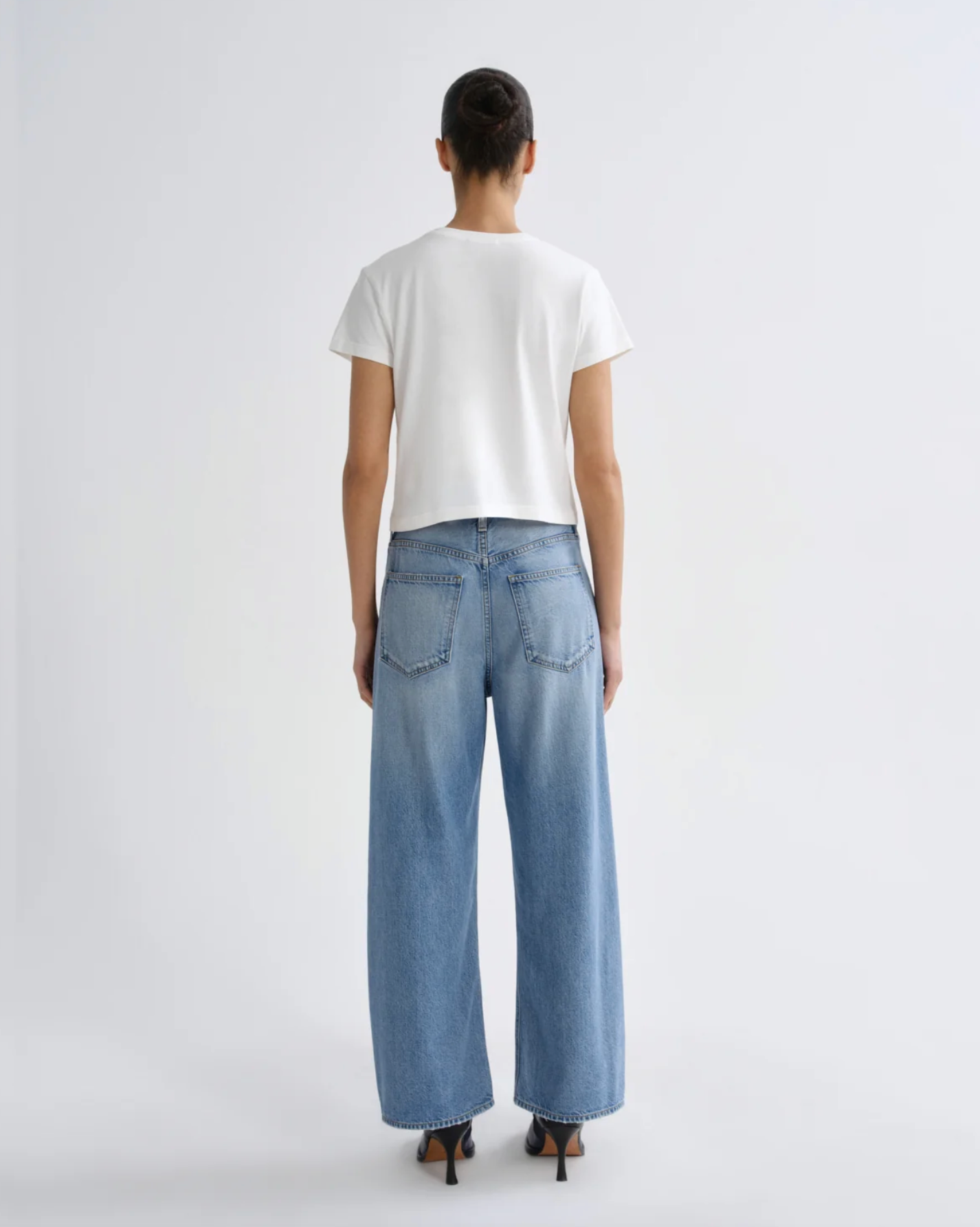 LOW CURVE CROP JEAN
