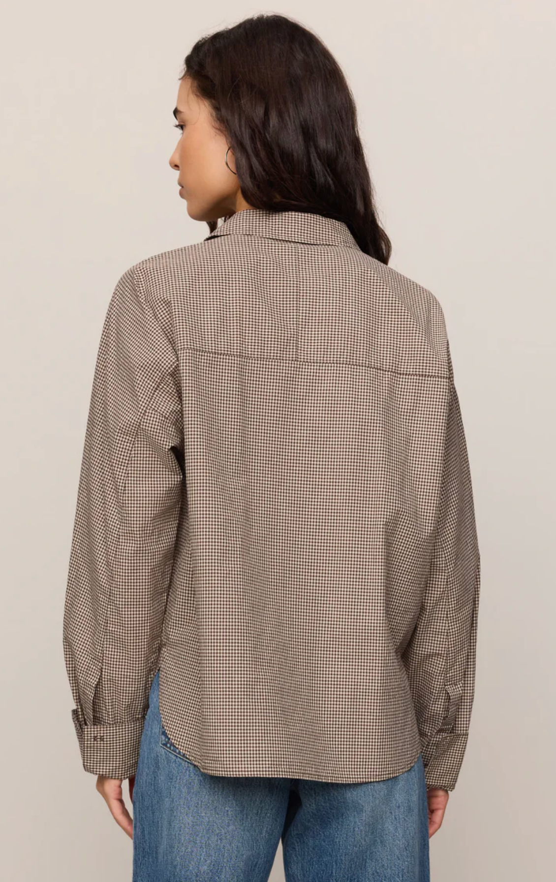 ON DUTY GINGHAM BUTTON UP SHIRT
