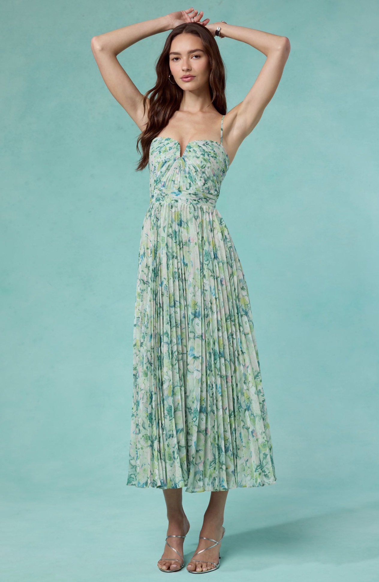 BAYLEY PLEATED FLORAL MAXI DRESS