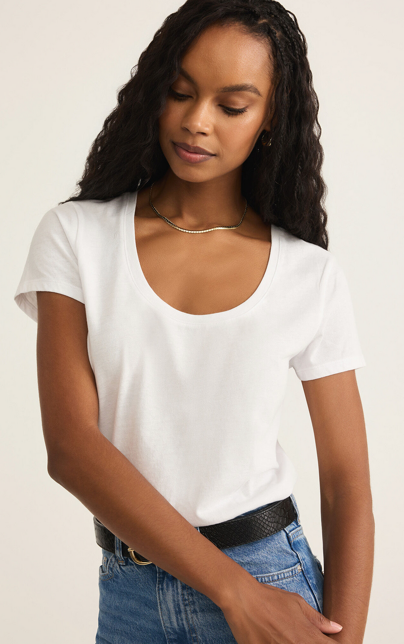 ANYWHERE SCOOP TEE
