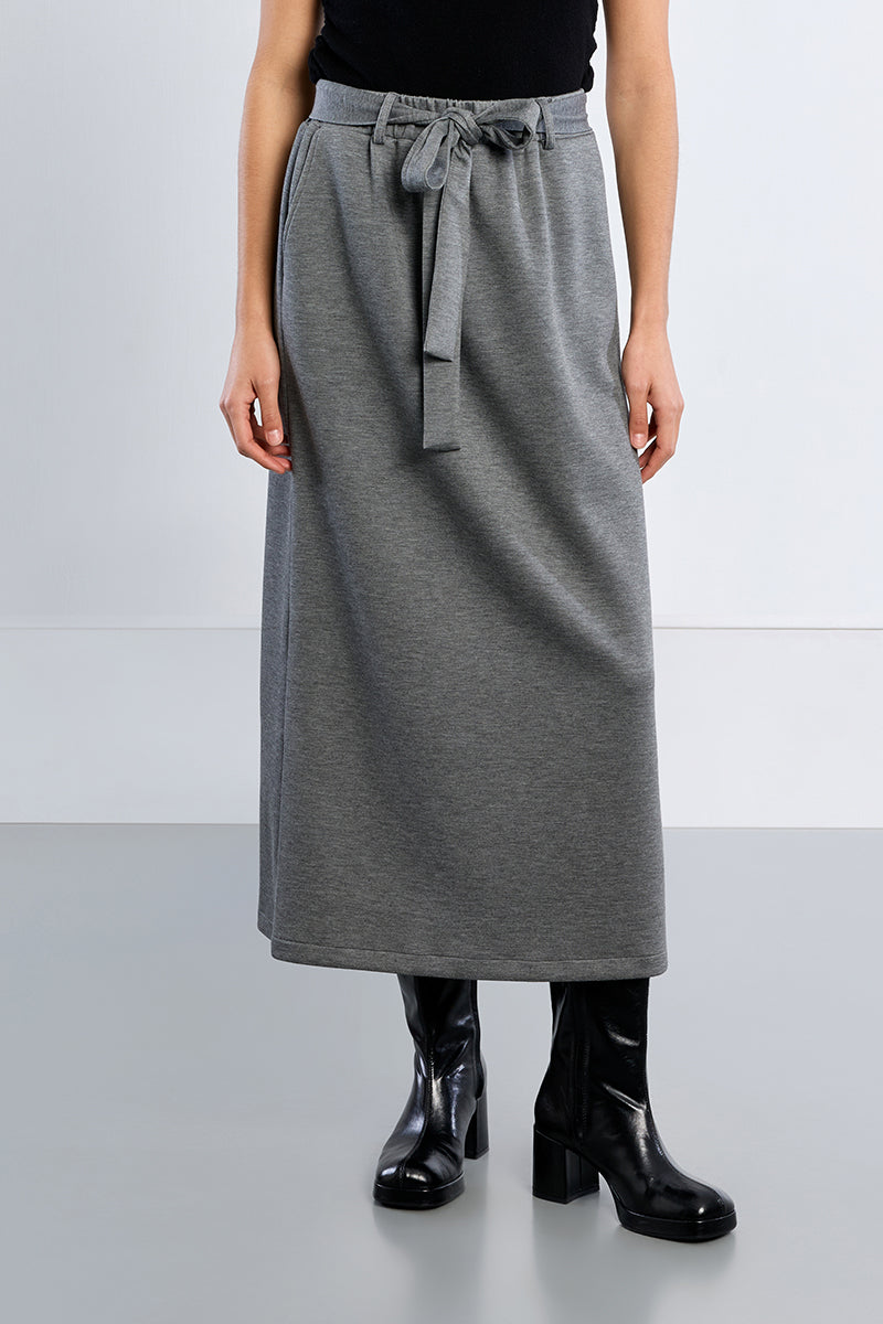 YOUNG LADIES KNITTED SKIRT