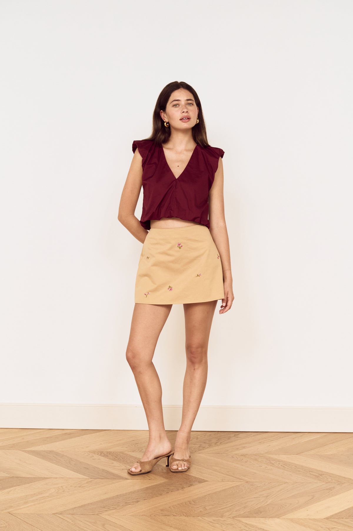 LOLA V-NECK TOP