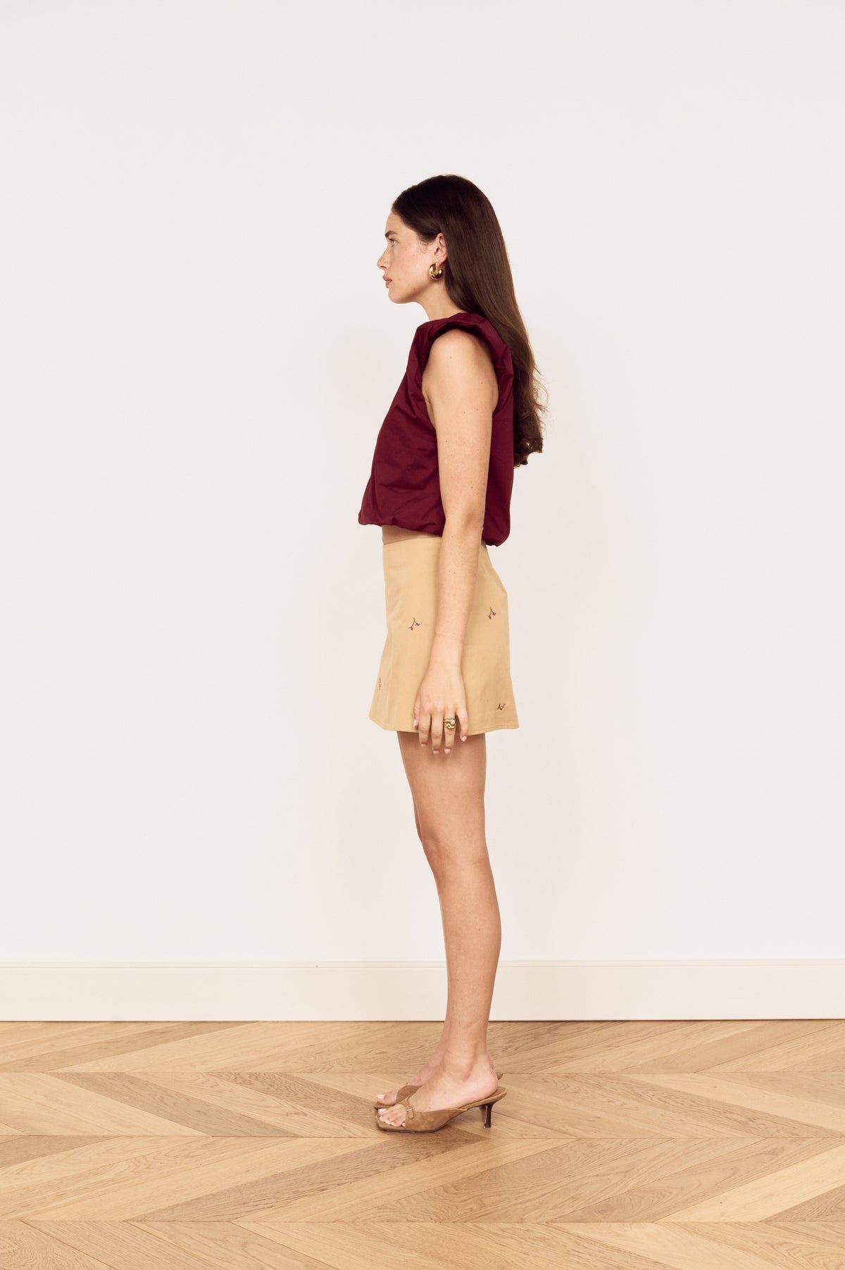 LOLA V-NECK TOP