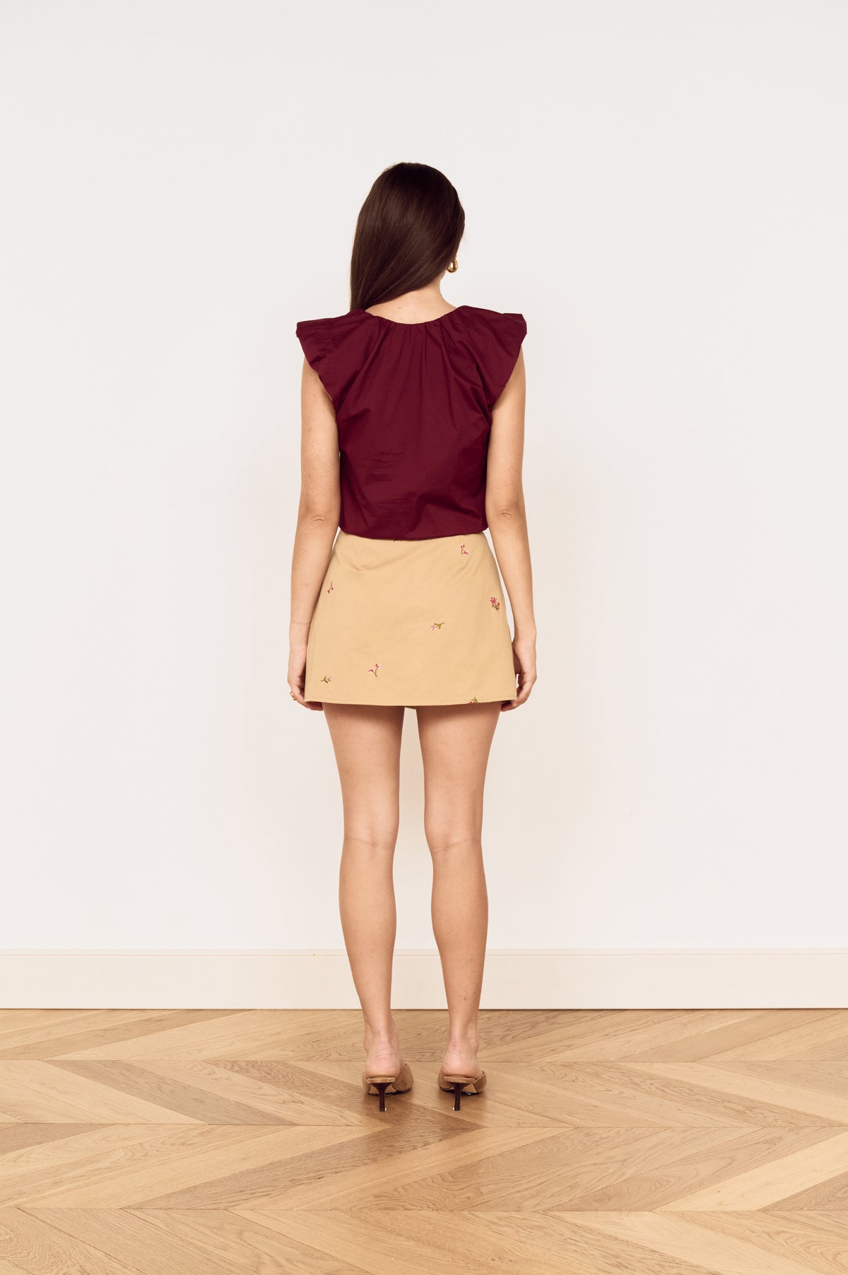LOLA V-NECK TOP