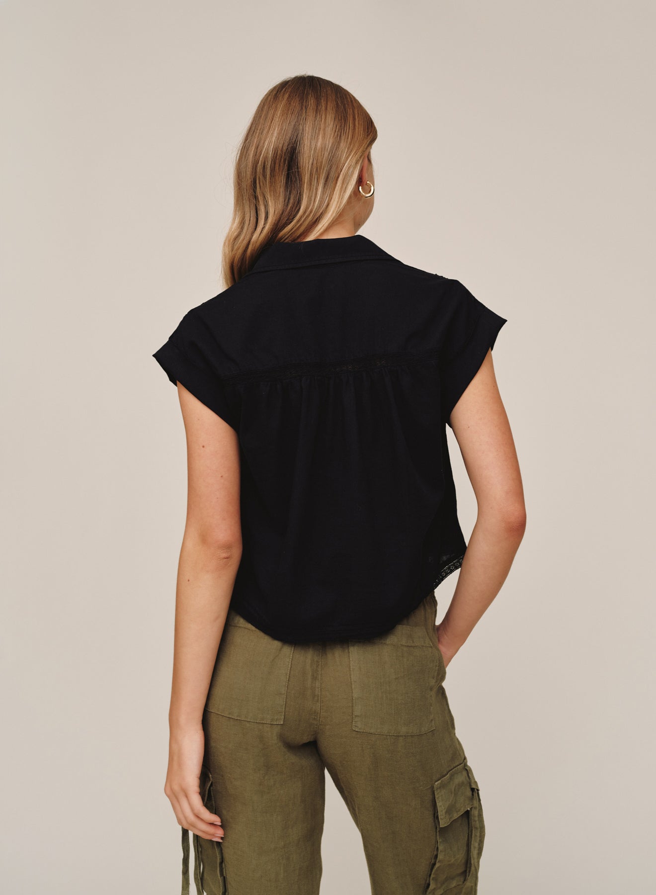 B20165-L28-302 - CAP SLEEVE TRIMMED SHIRT