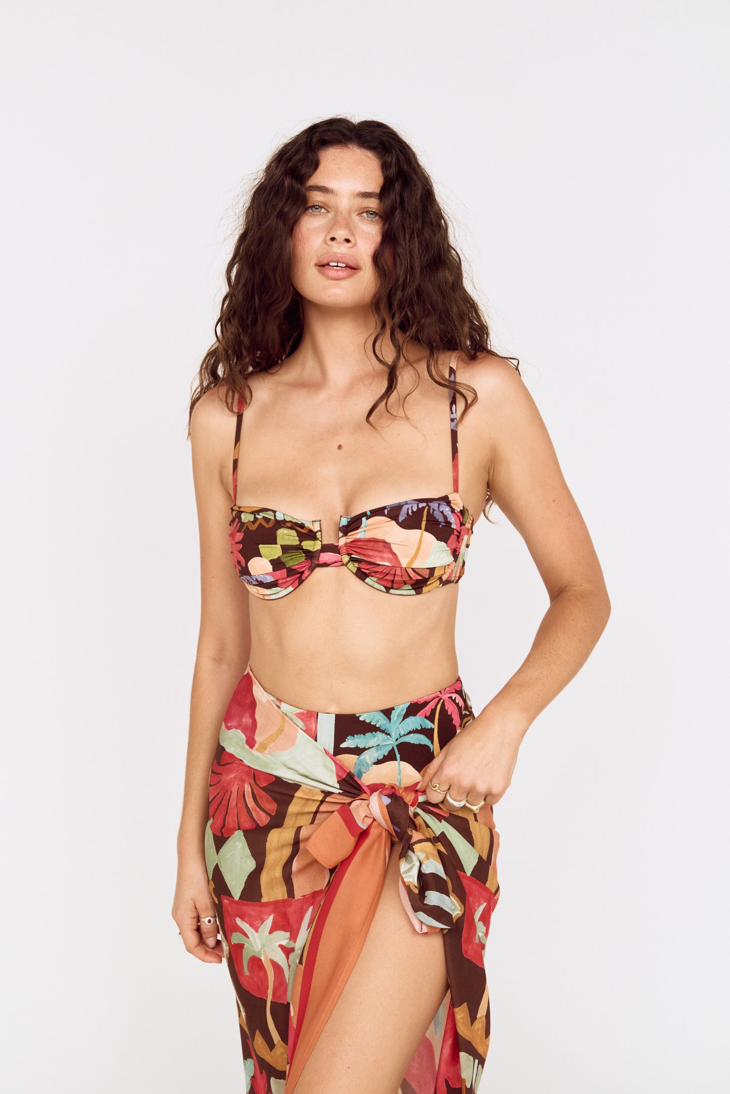 ISOLA SARONG