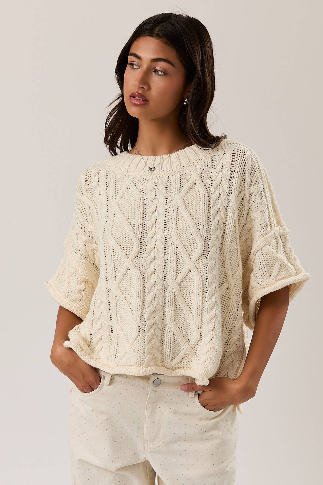 ROUND NECK SHORT SLEEVE KNIT SWEATER TOP