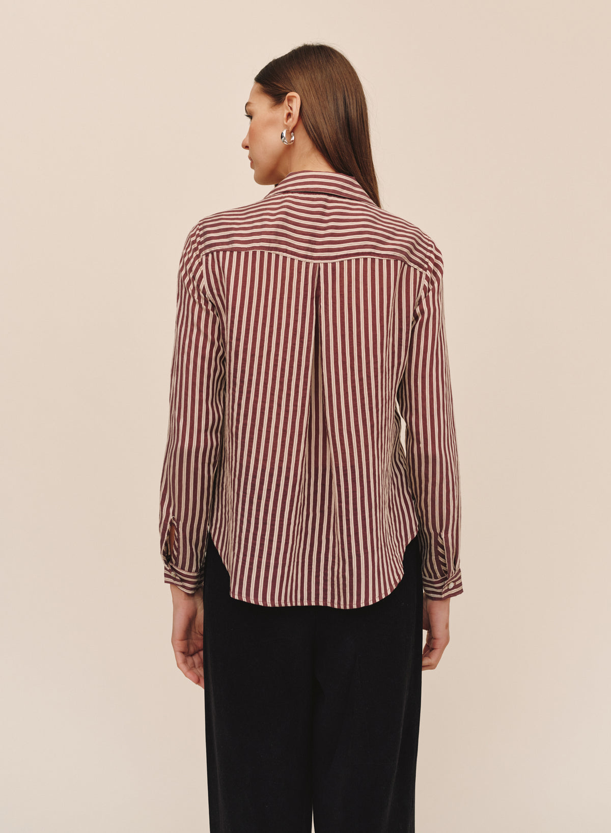 B20160-L56-304 - SEAMED BUTTON DOWN SHIRT