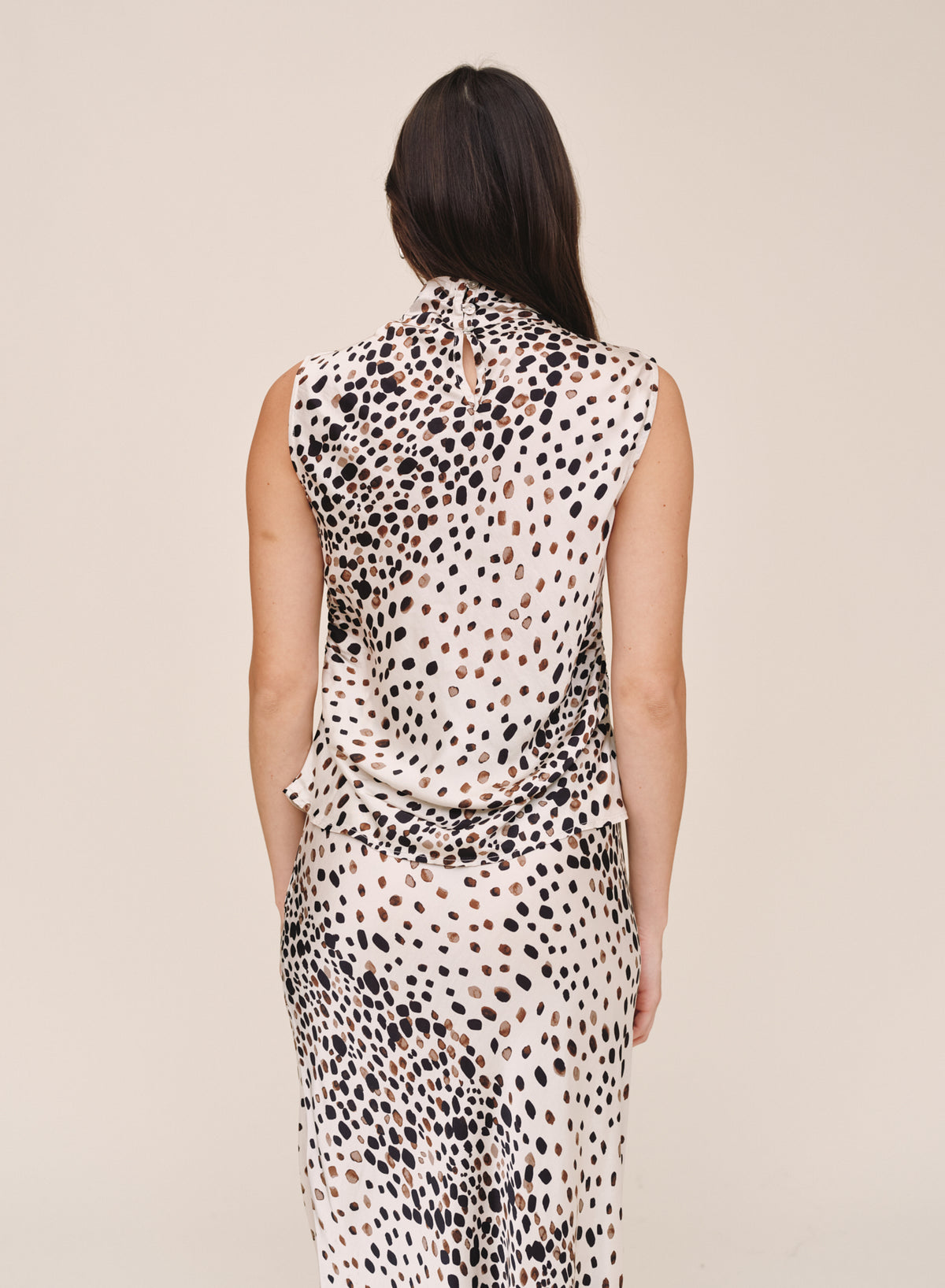 B20204-L50-304 - FITTED COWL NECK TOP
