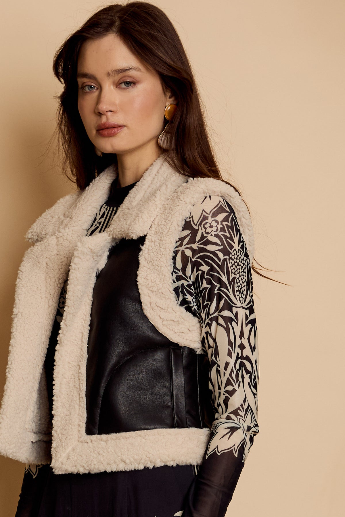 Cove Vest in Cream / Black