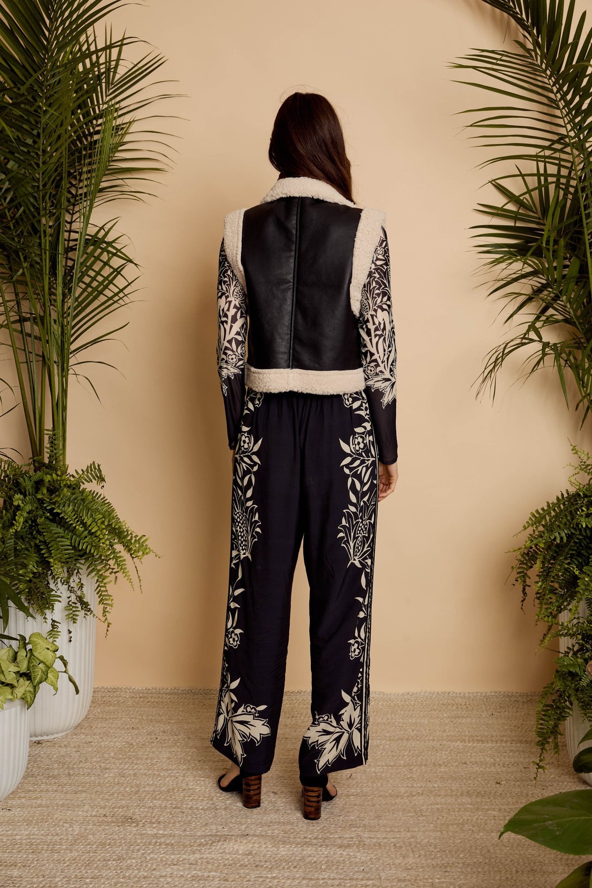 Cove Vest in Cream / Black