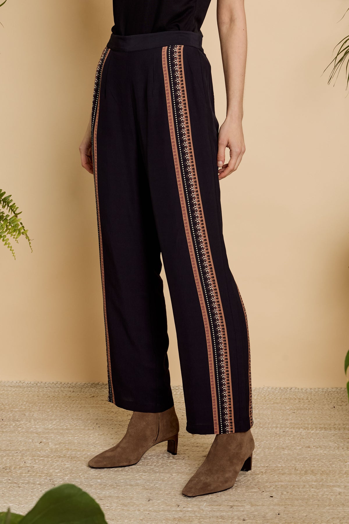 Max Pant in Crouching Cheetah Black