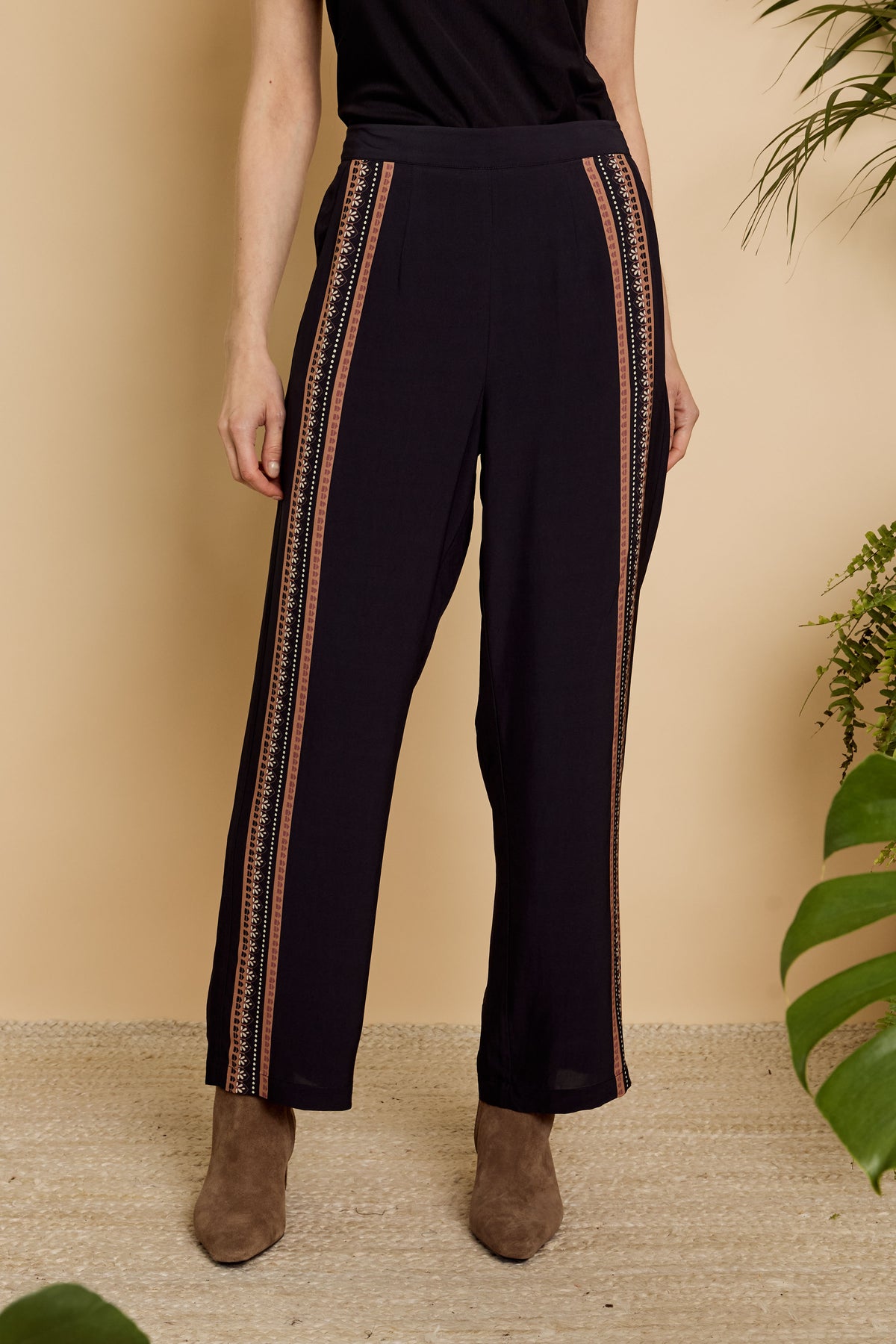 Max Pant in Crouching Cheetah Black