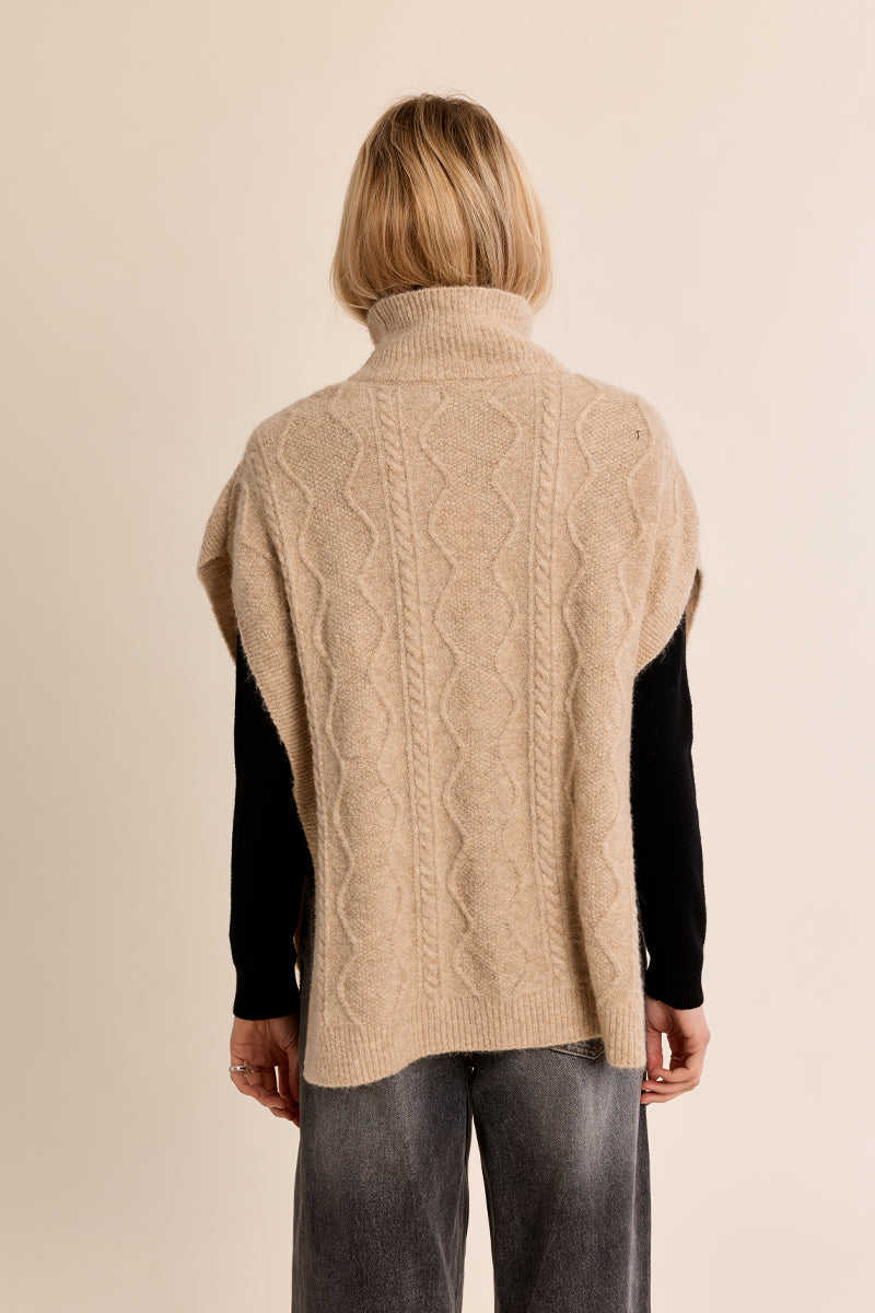 LADIES KNITTED PONCHO