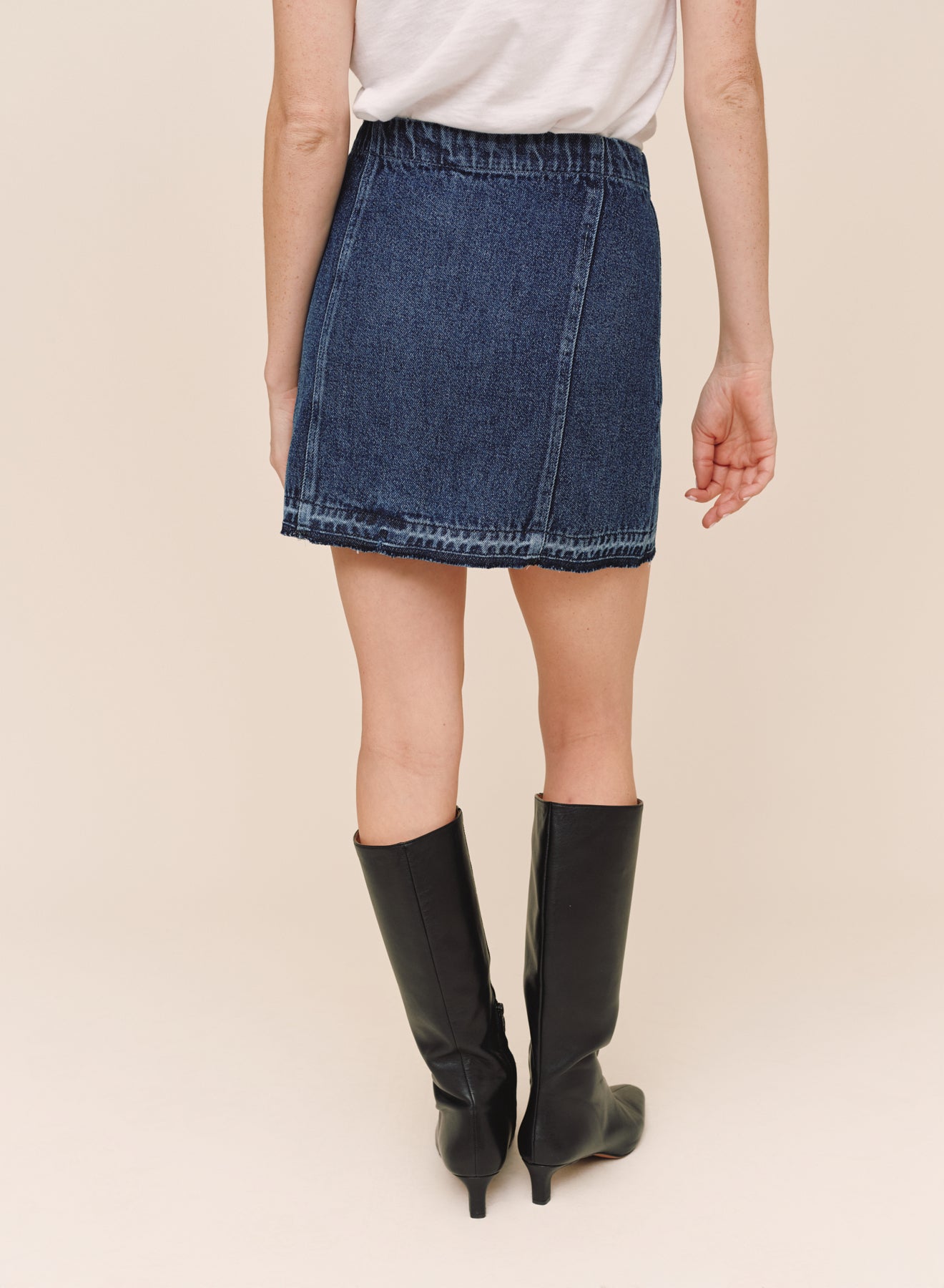 B3705-L67-005 - BUTTON FRONT MINI SKIRT W/ RELEASE HEM