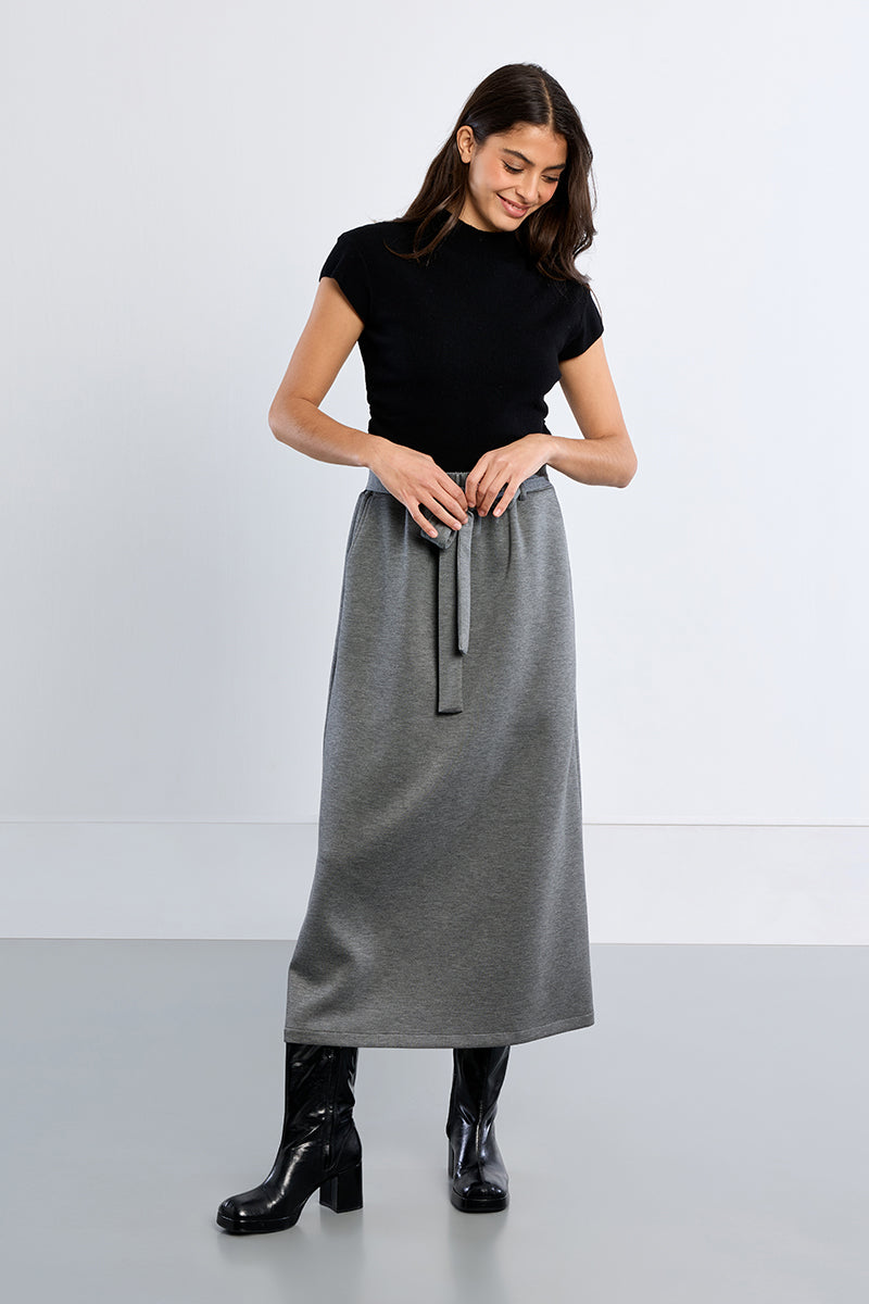 YOUNG LADIES KNITTED SKIRT