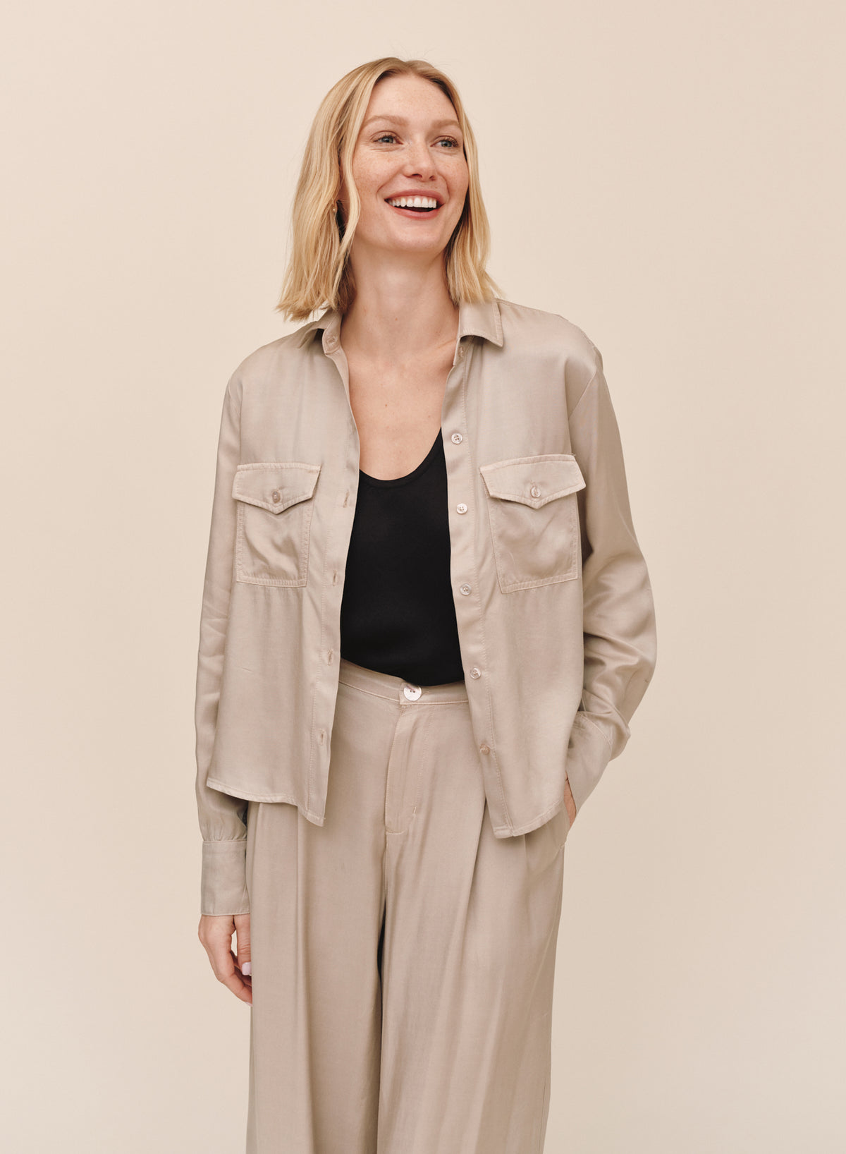 B20112-L63-302 - UTILITY CROP BUTTON DOWN