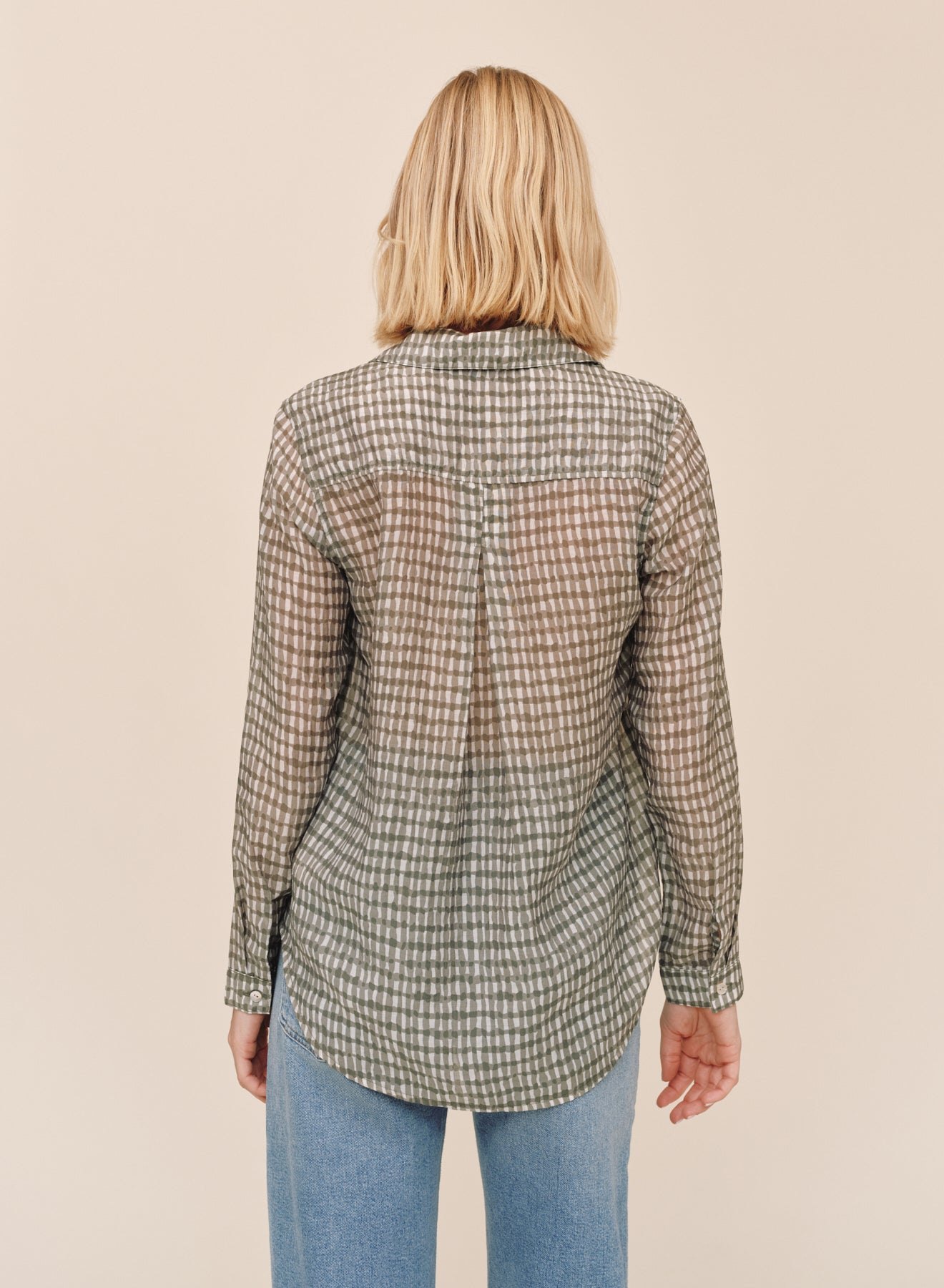B2027-L23-304 - CLASSIC BUTTON DOWN