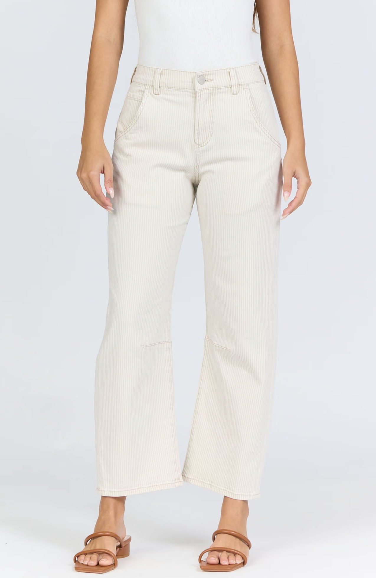 LASSO HIGH RISE CROPPED BARREL JEAN