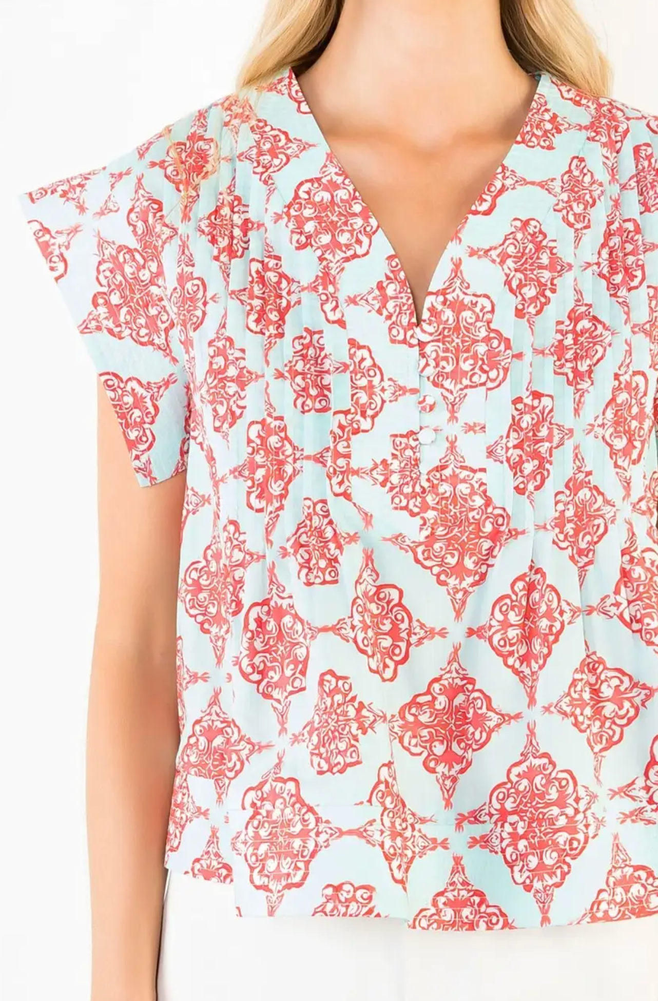 SHORT SLEEVE BUTTON FRONT PRINTED TOP