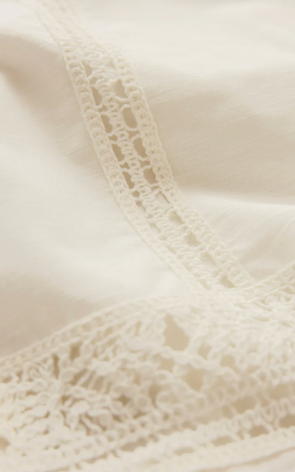 SLOANE EMBROIDERED TOP