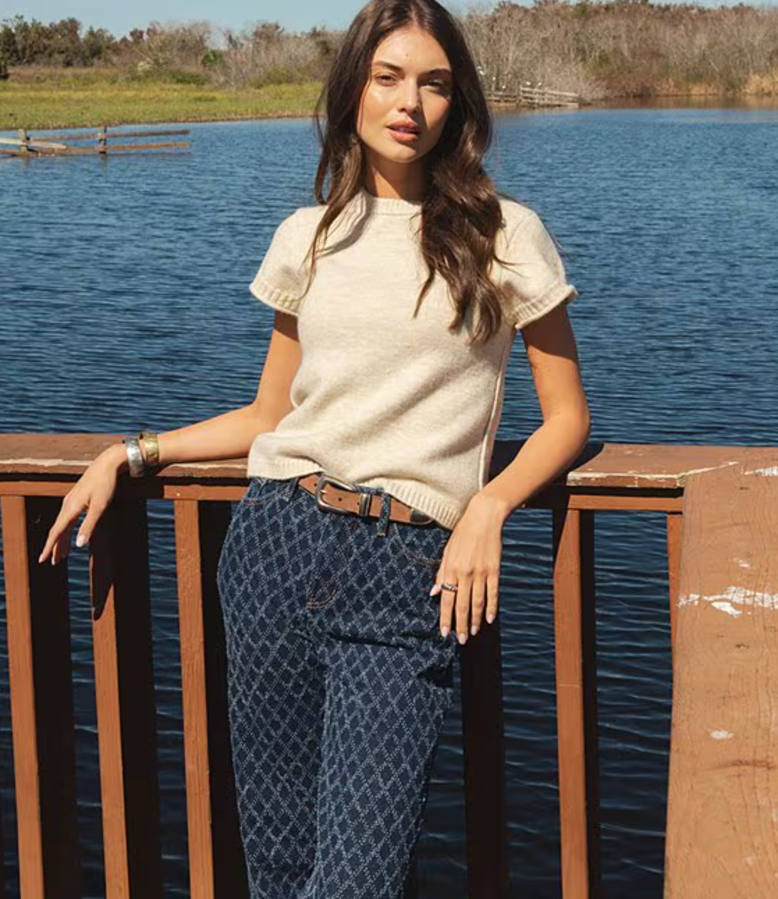 CREWNECK SHORT SLEEVE SWEATER TOP