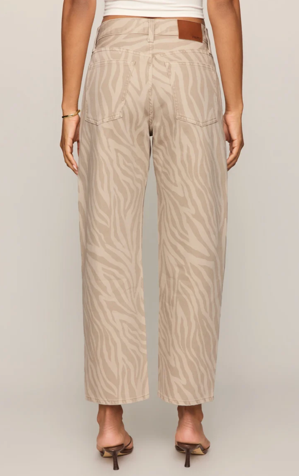 THE OFF DUTY MID-RISE BOWED ANKLE DENIM