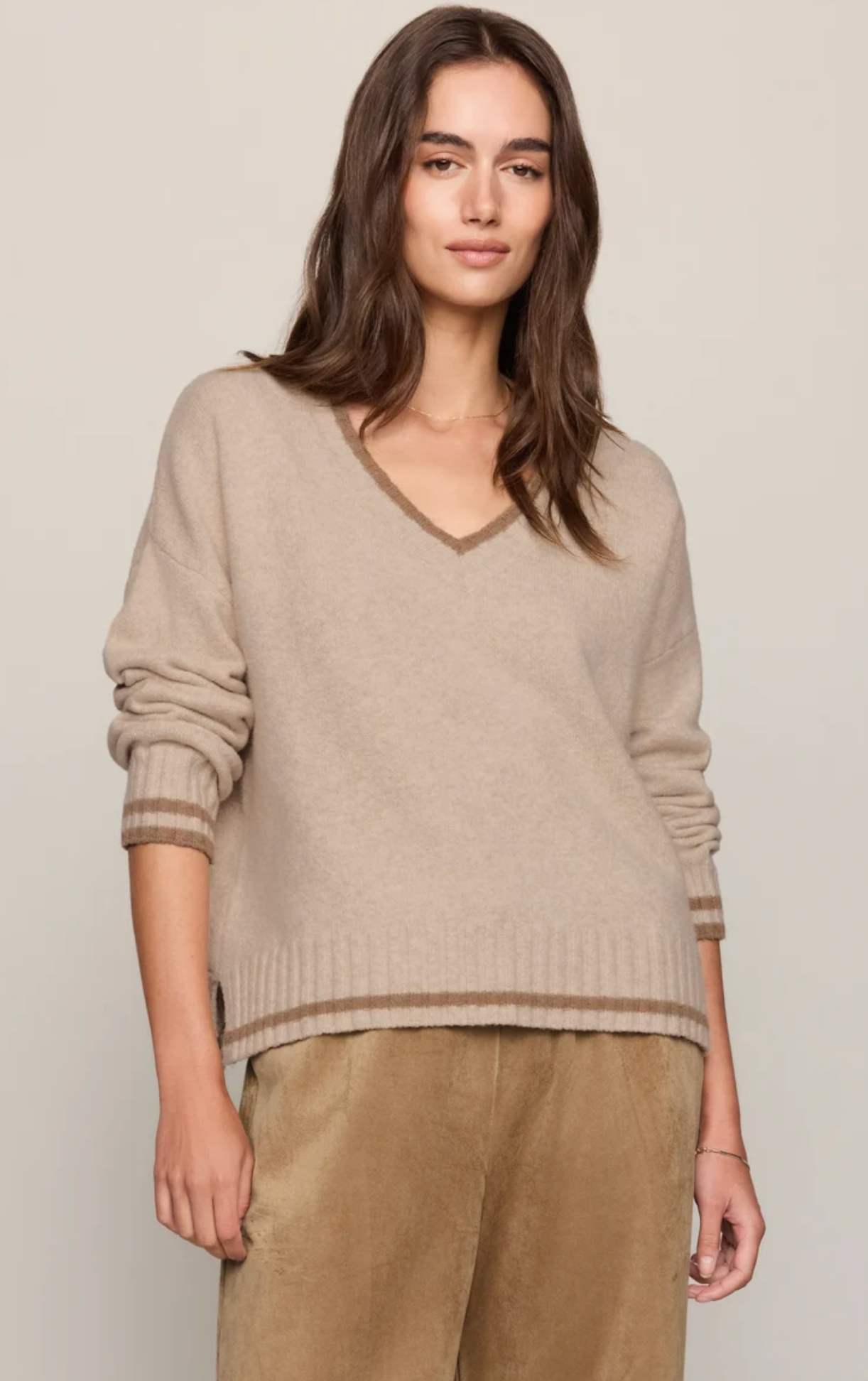 ENDURE V-NECK SWEATER