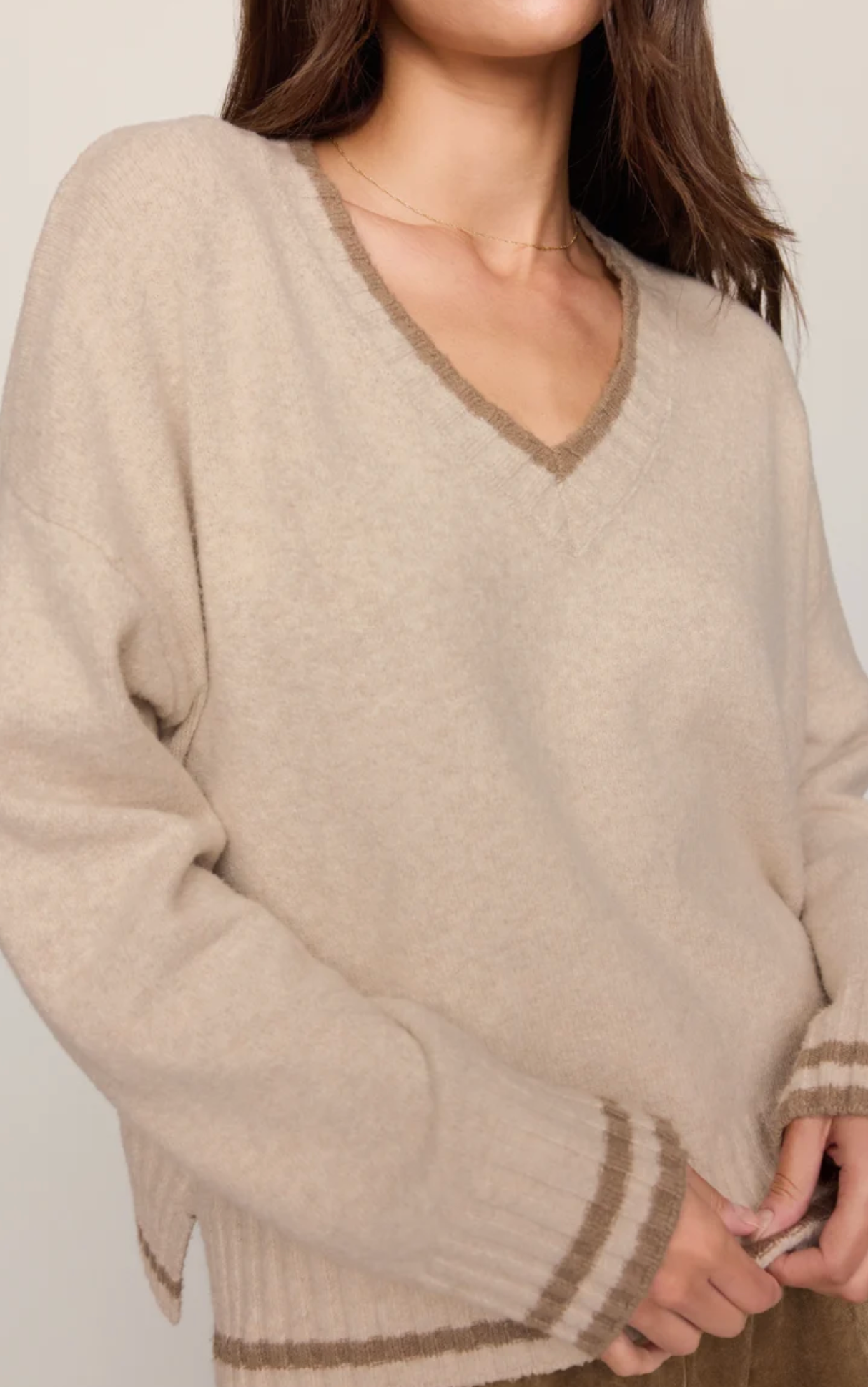 ENDURE V-NECK SWEATER