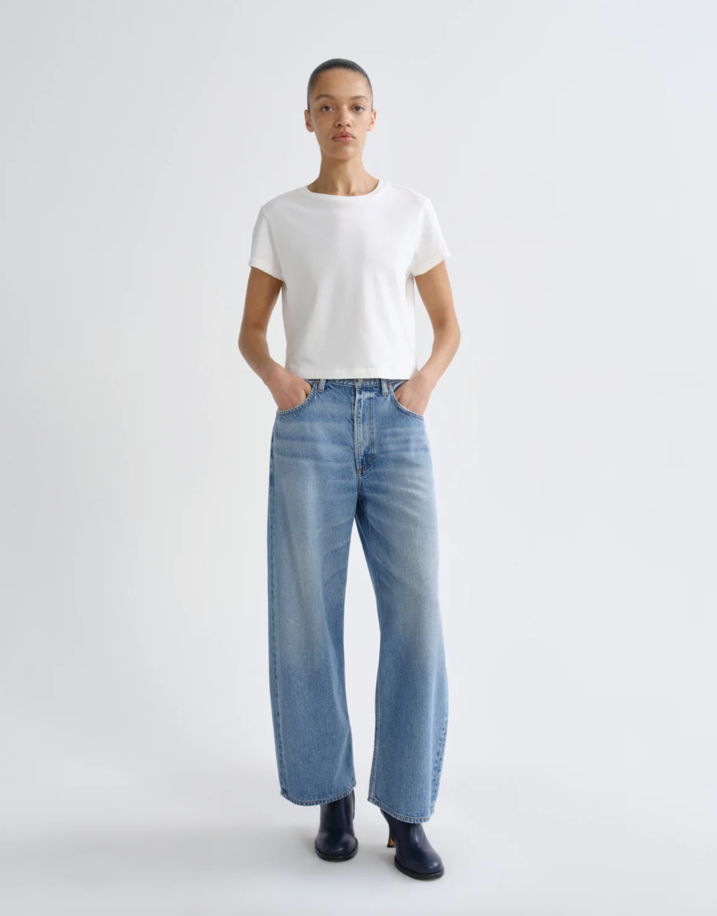 LOW CURVE CROP JEAN