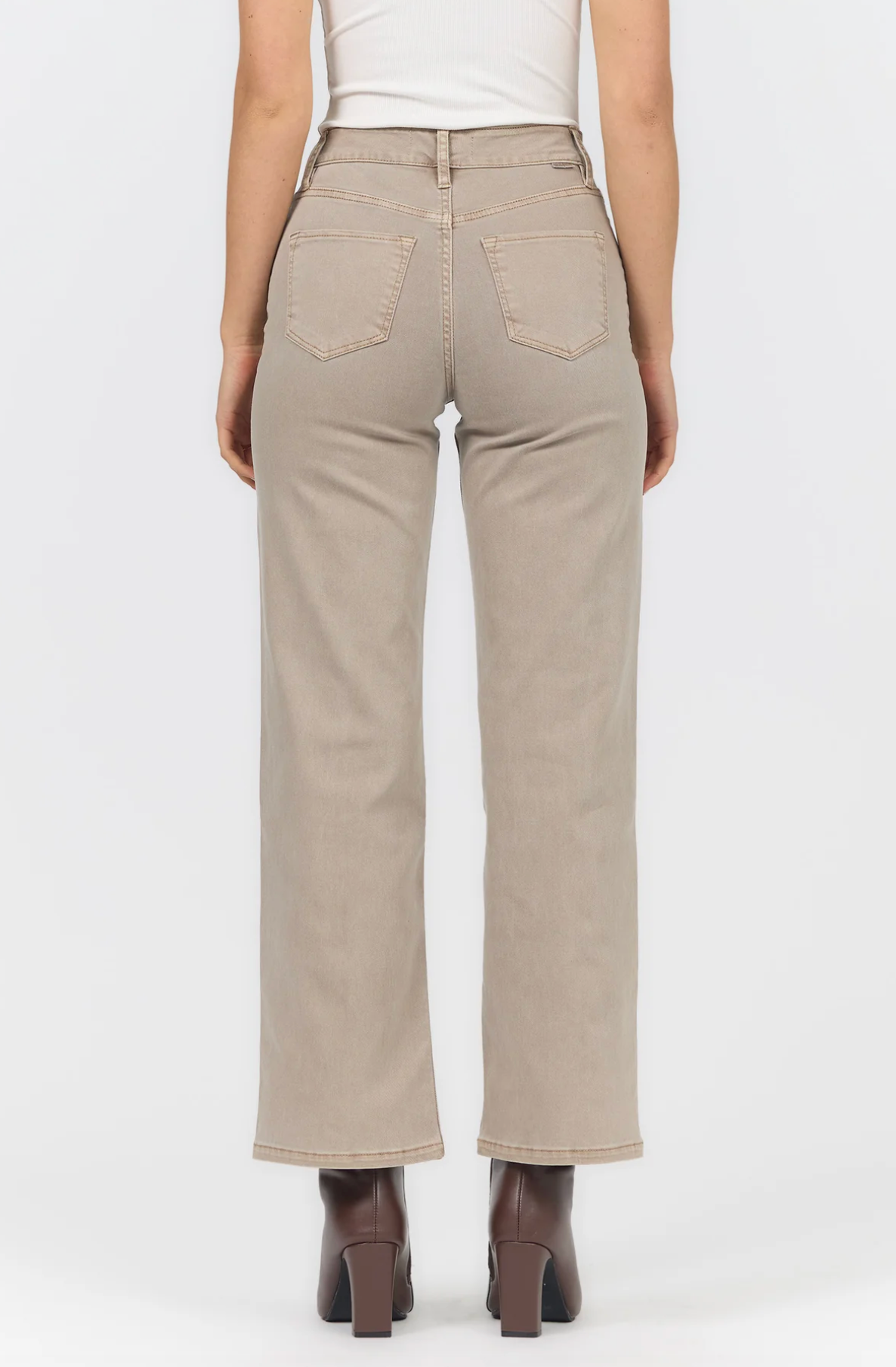 HOLLY STRAIGHT LEG JEAN