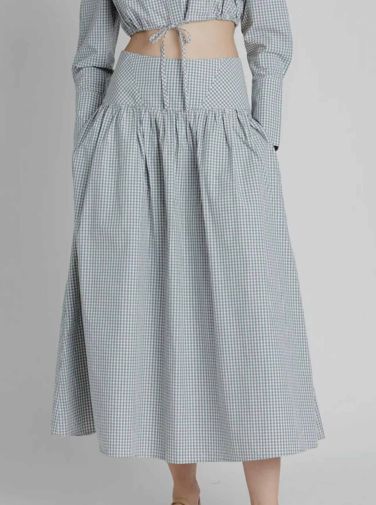 GINGHAM SHIRRED MIDI SKIRT