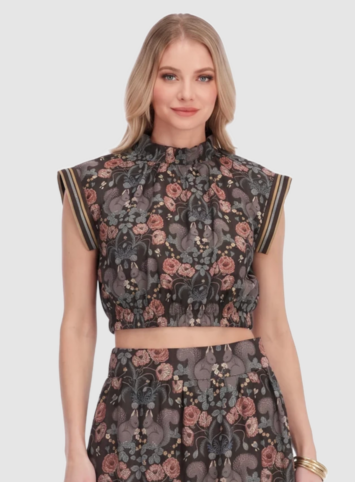 RUCHED NECK CROP TOP