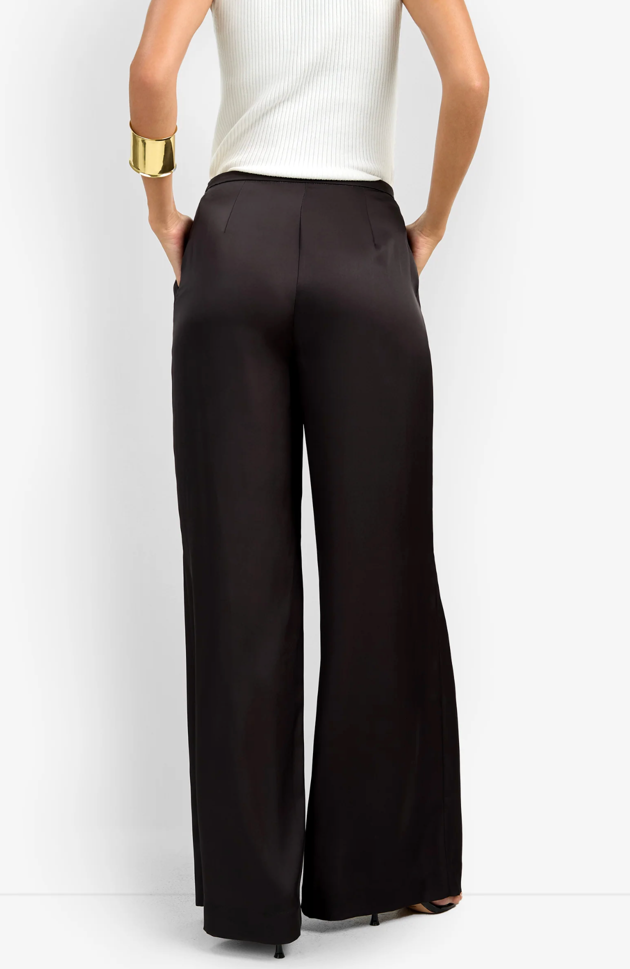 TAVIA PANT