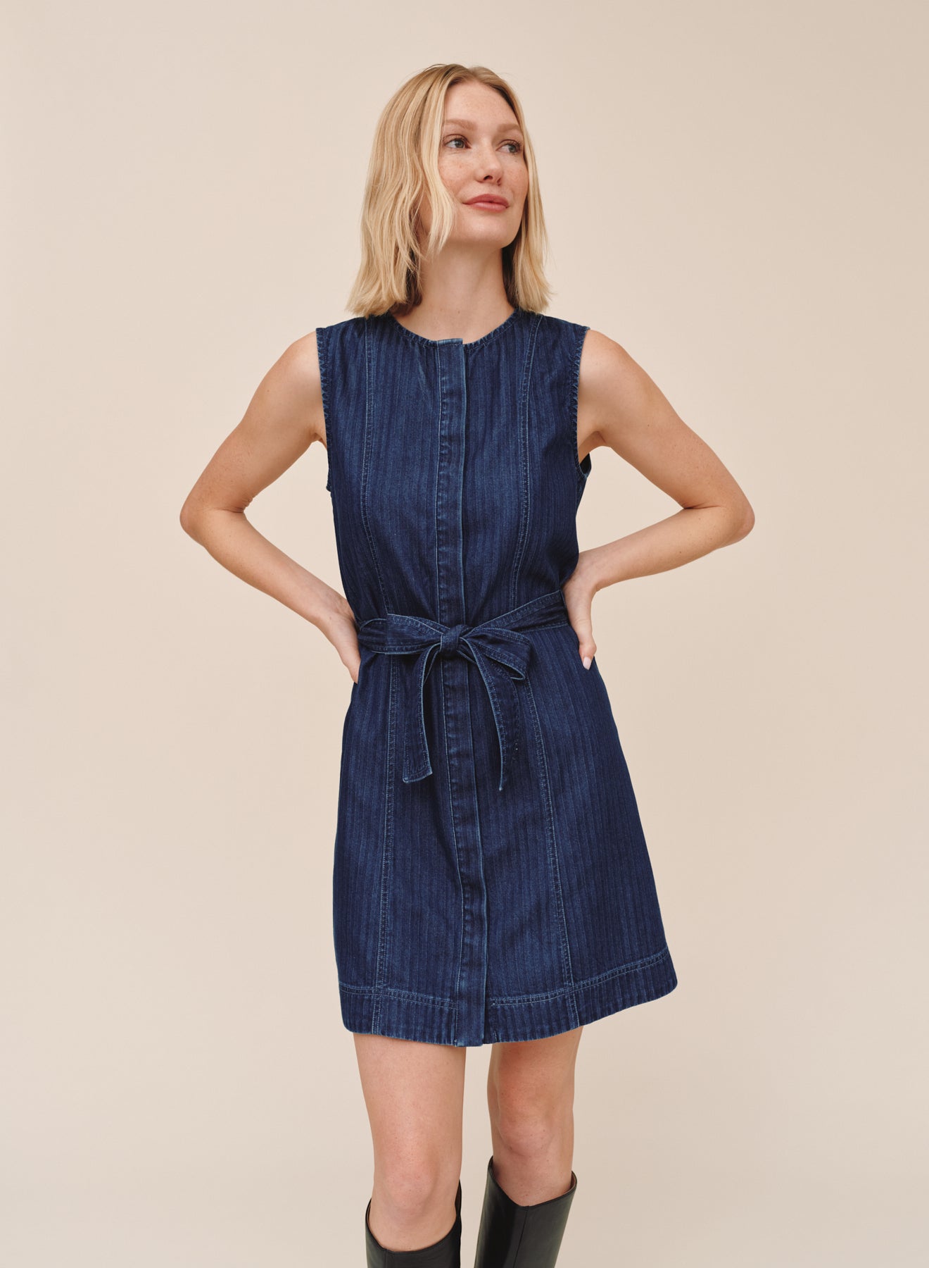 B60026-L64-004 - SLEEVELESS SEAMED SHIRT DRESS