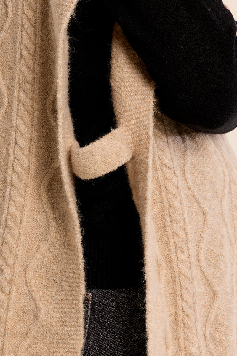 LADIES KNITTED PONCHO