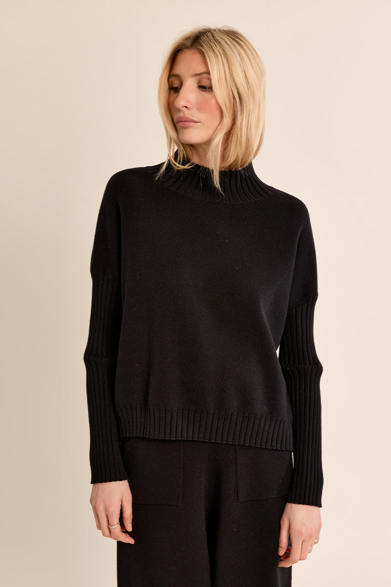 LADIES KNITTED SWEATER
