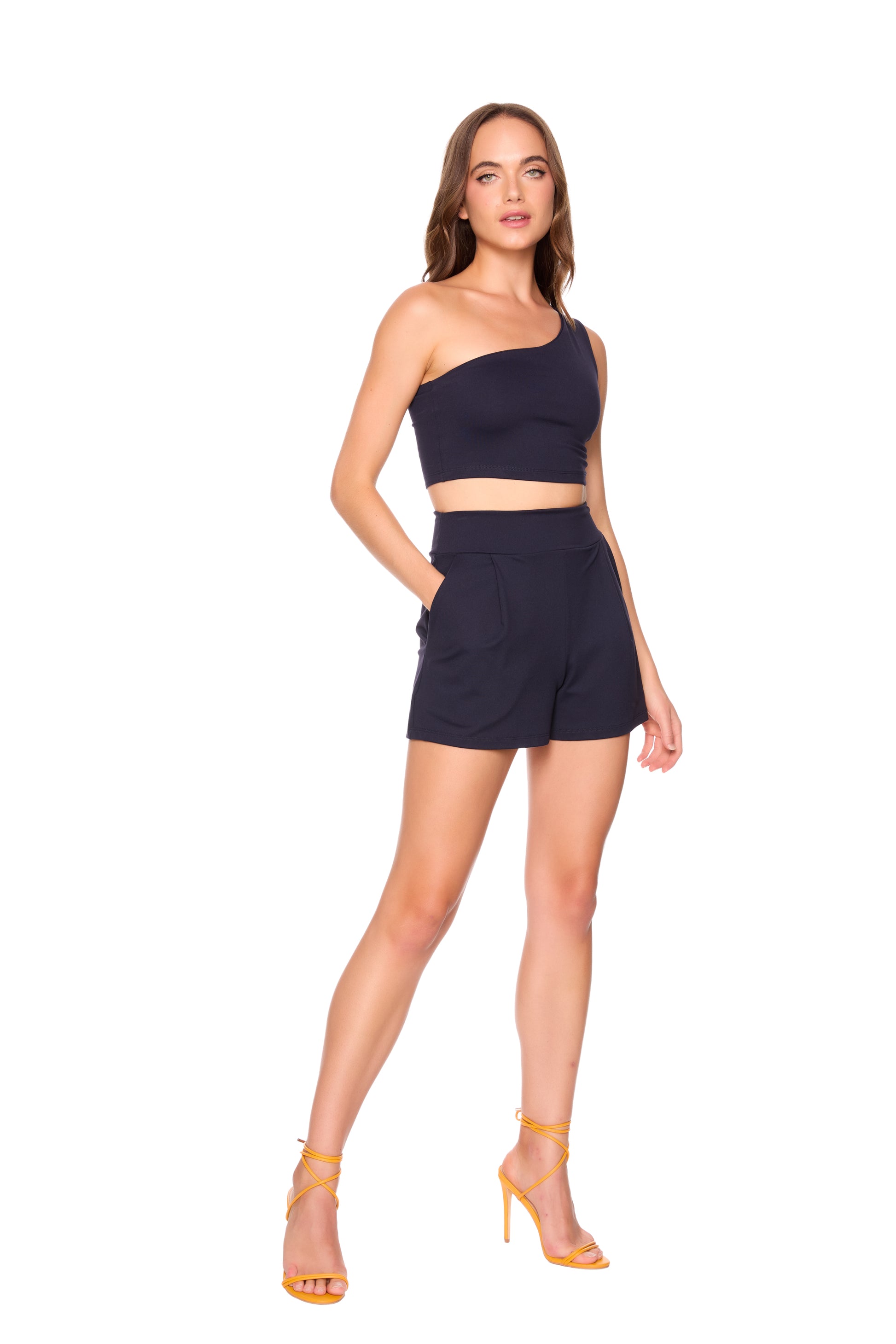 essential pleated short 3"