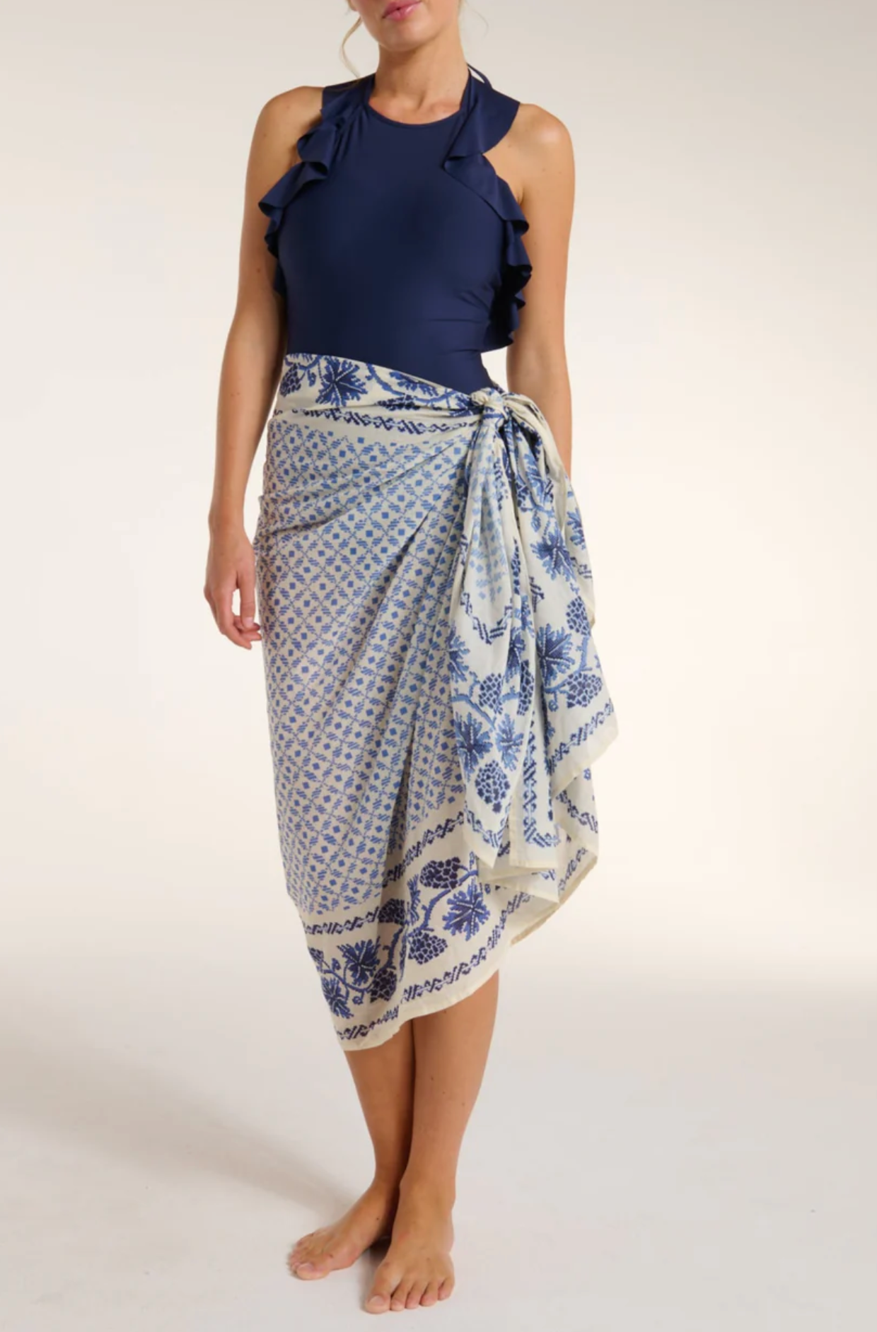 PAREO WRAP IN SANTORINI DOTS