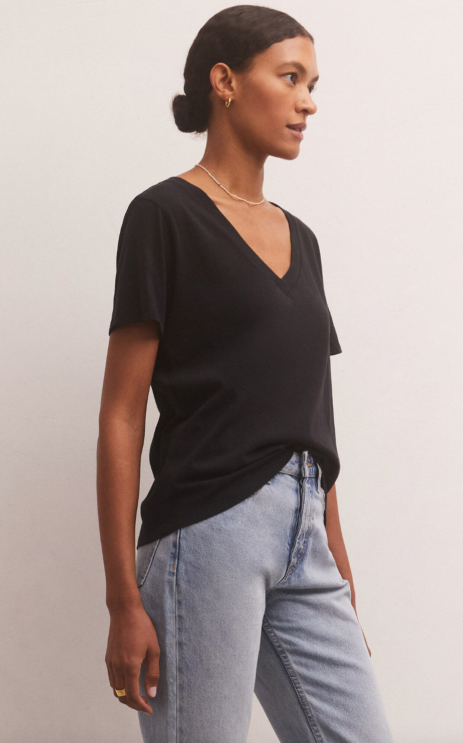 GIRLFRIEND V-NECK TEE