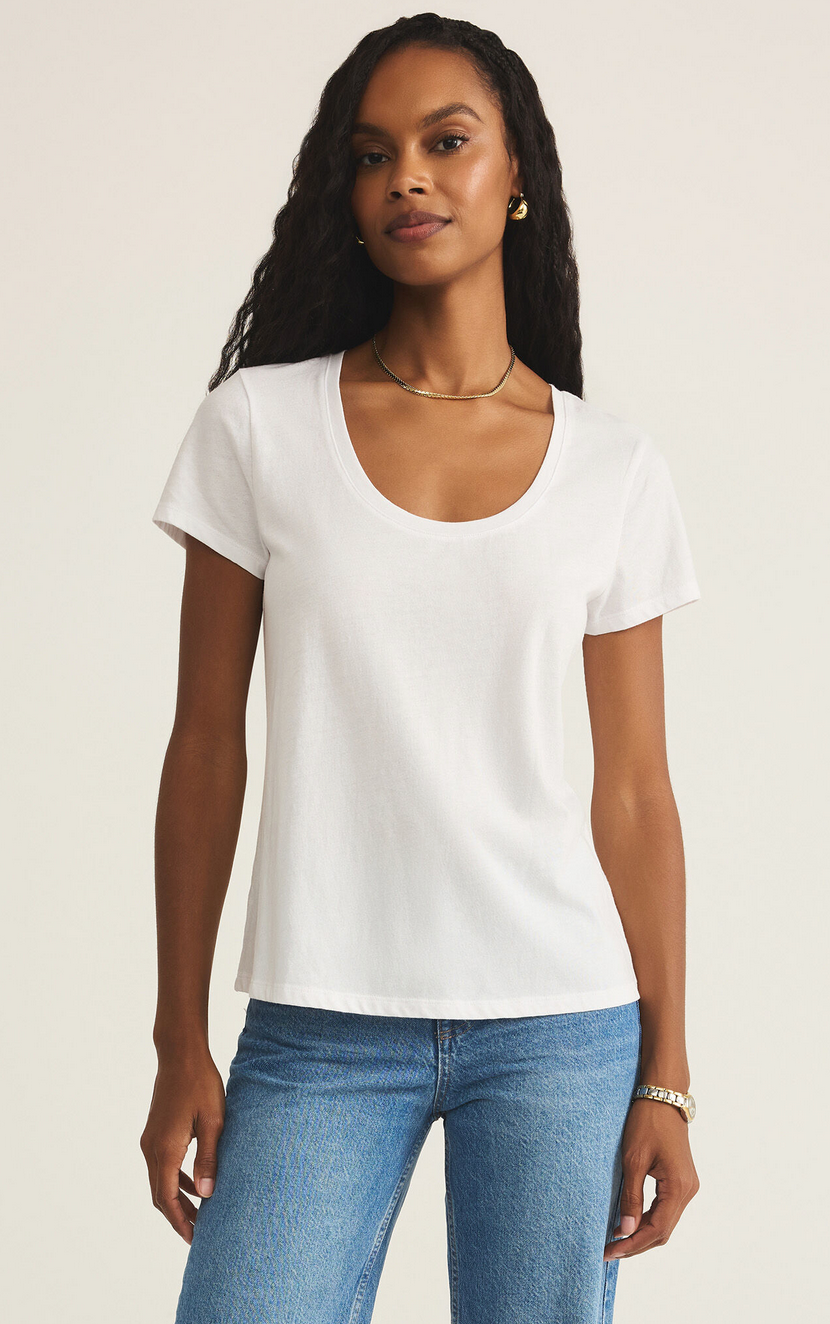 ANYWHERE SCOOP TEE