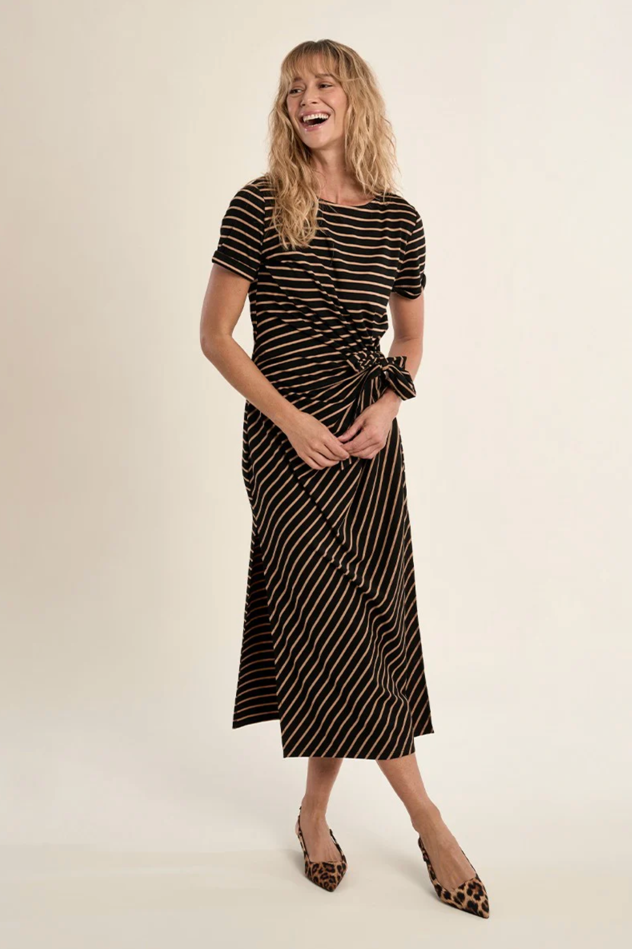LADIES KNITTED DRESS WITH BOW