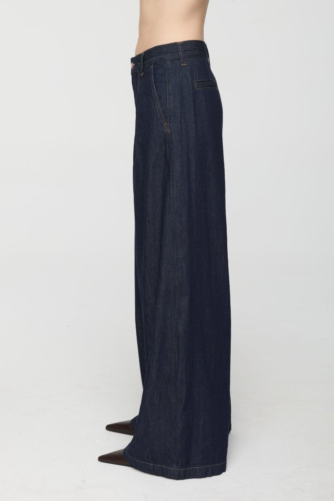 DELPHINE PLEATED DENIM WIDE LEG