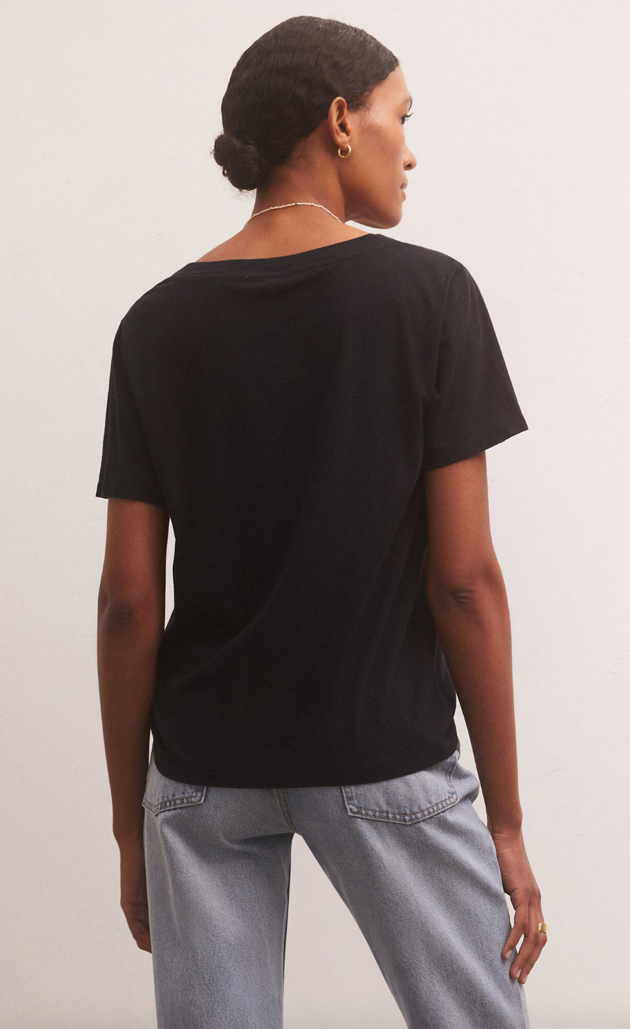GIRLFRIEND V-NECK TEE