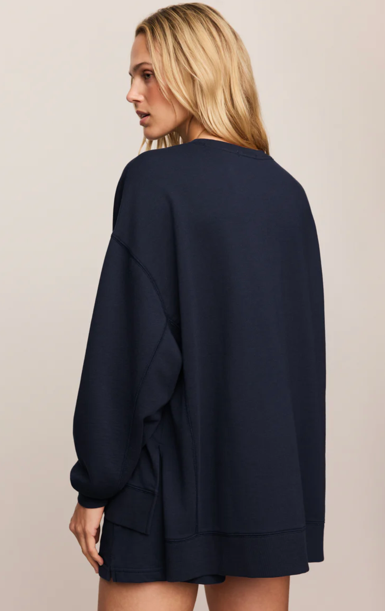 MODERN WEEKENDER SWEATSHIRT