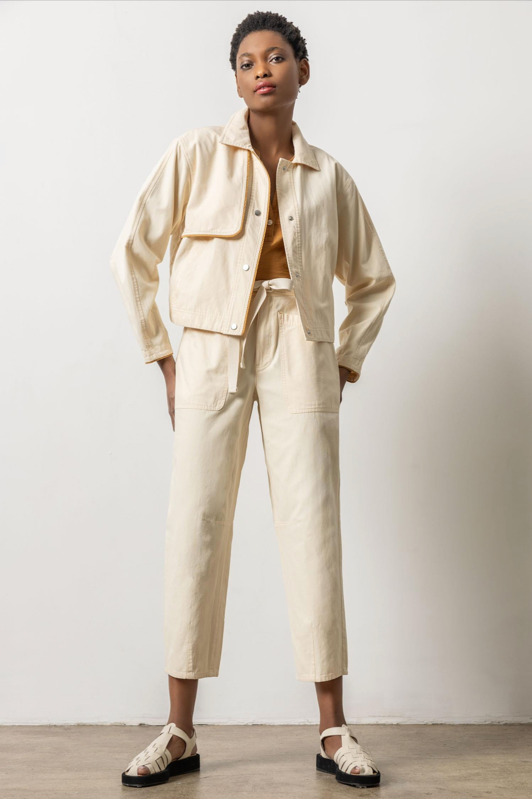 CONTRAST TRIM JACKET
