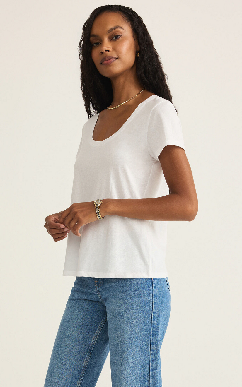 ANYWHERE SCOOP TEE