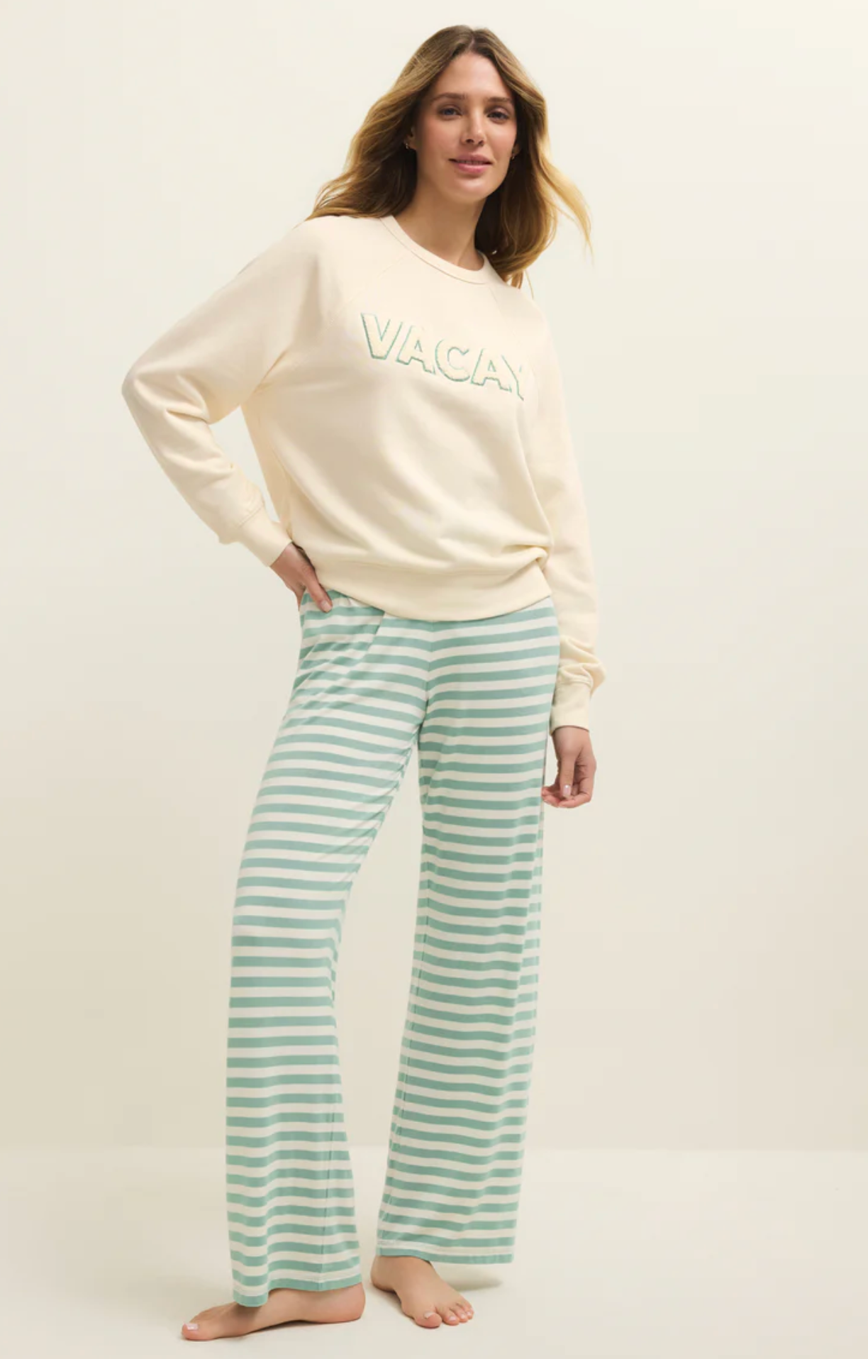 VACAY FLEECE SWEATSHIRT