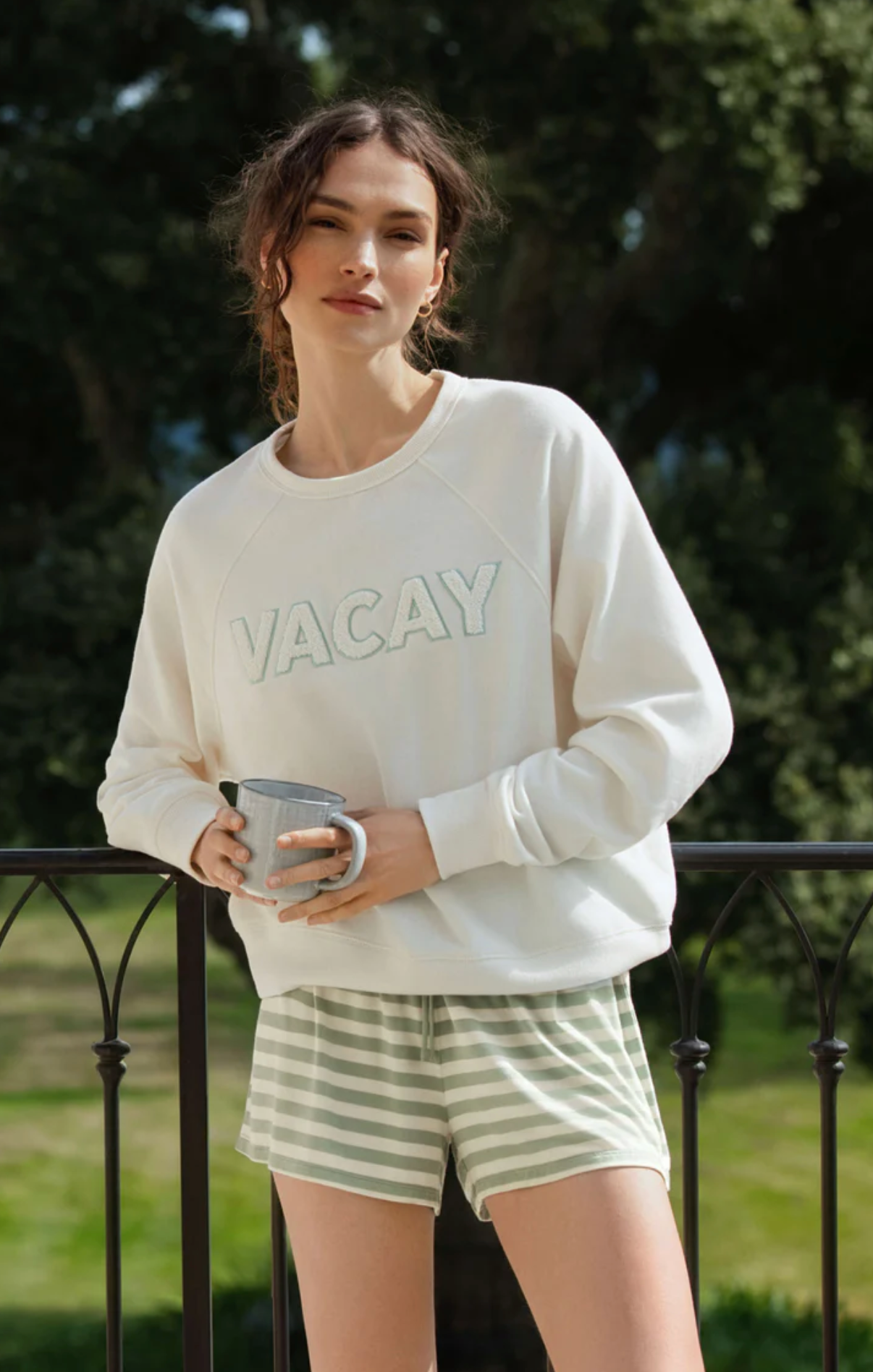 VACAY FLEECE SWEATSHIRT